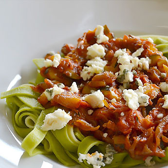 Receta de tagliatelle con calabacín Original_pasta-con-tomate-cl