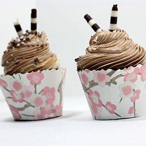 Cómo hacer envoltorios para cupcakes caseros. Manualidad para hacer con niños