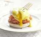 Huevos Benedictine con salmón