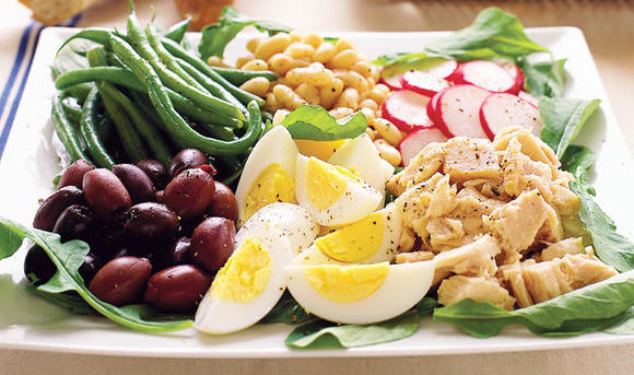 Receta ensalada con atún y huevo. Una receta fácil.
