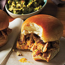 Hamburguesas casera de pollo con salsas variadas