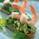 Ensaladilla de aguacate con gambas