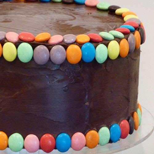 Ideas para decorar una tarta de cumpleaños con lacasitos - Bizcochos ...