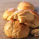 BOLITAS DE PAN CON QUESO Y PIMENTÓN