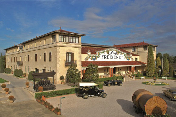Visita con tus hijos la fábrica de Freixenet