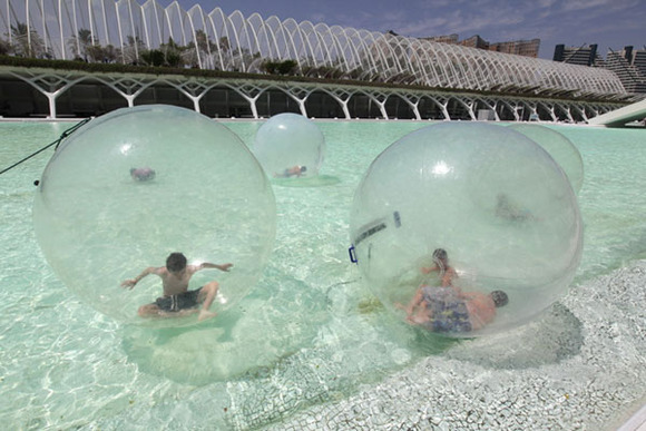 Waterballs en el Museo de las Ciencias de Valencia