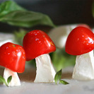 Ensalada caprese con forma de bosque para niños
