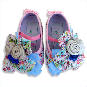 Zapatos y Bailarinas para niñas de Mónica García