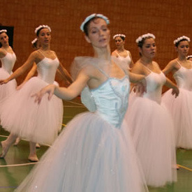 Academia Ballet Clásico para niñas en Bilbao. Teresa Gonzalez Ardanaz. Estudio de Ballet Clásico