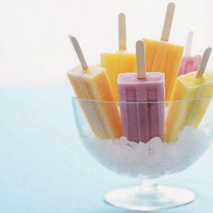 Fresquitos Helados Caseros de Yogurt de Fresa. ¡Ideal para el Verano!