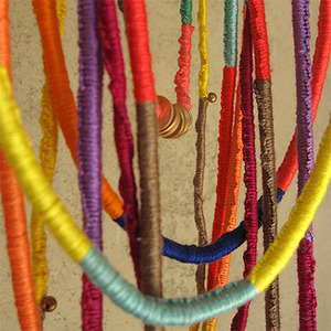 Manualidades fáciles. Pulseras de la amistad para hacer con niños.