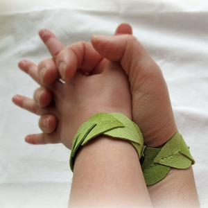 Manualidades de fieltro para niños. Pulseras de Navidad