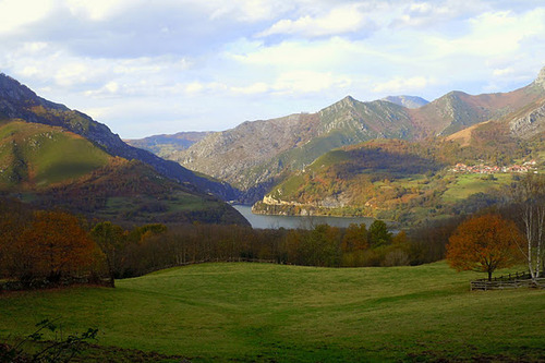Embalse de Rioseco desde la Ruta Castañeru Montés, Asturias