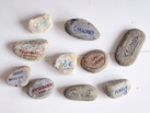 Piedras con mensaje de premios