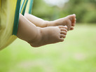 Cómo prevenir hongos en los pies de los niños