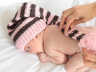 Ropa para recién nacidos. Gorros hechos a mano de ganchillo, crochet...